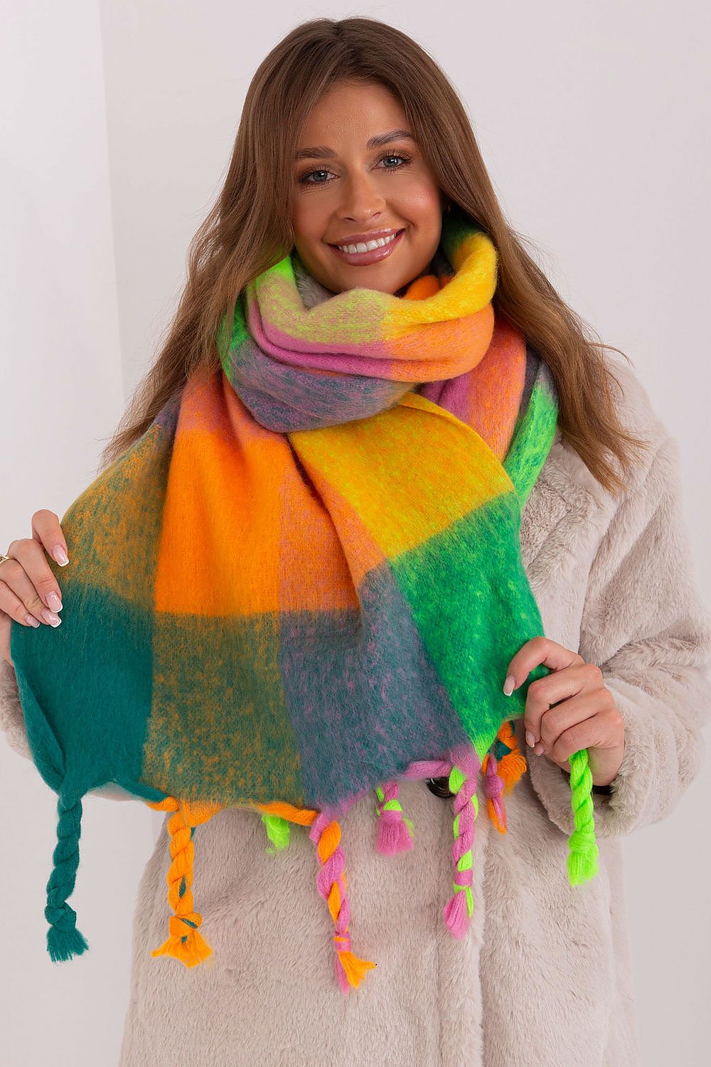  Shawl model 191718 AT 