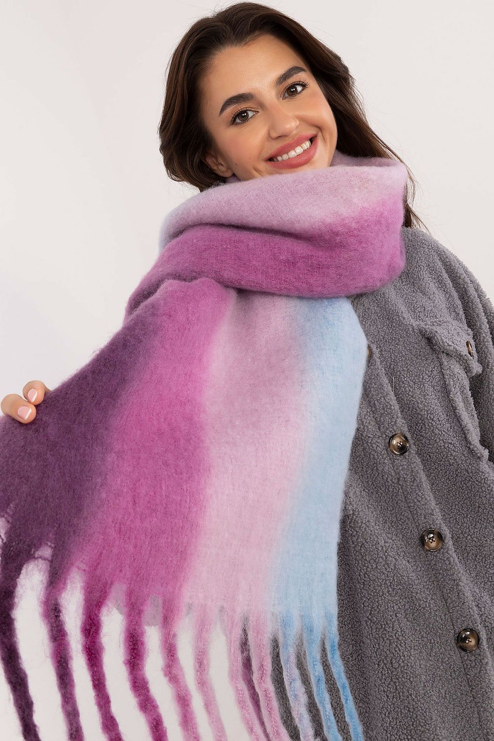  Shawl model 203185 AT 