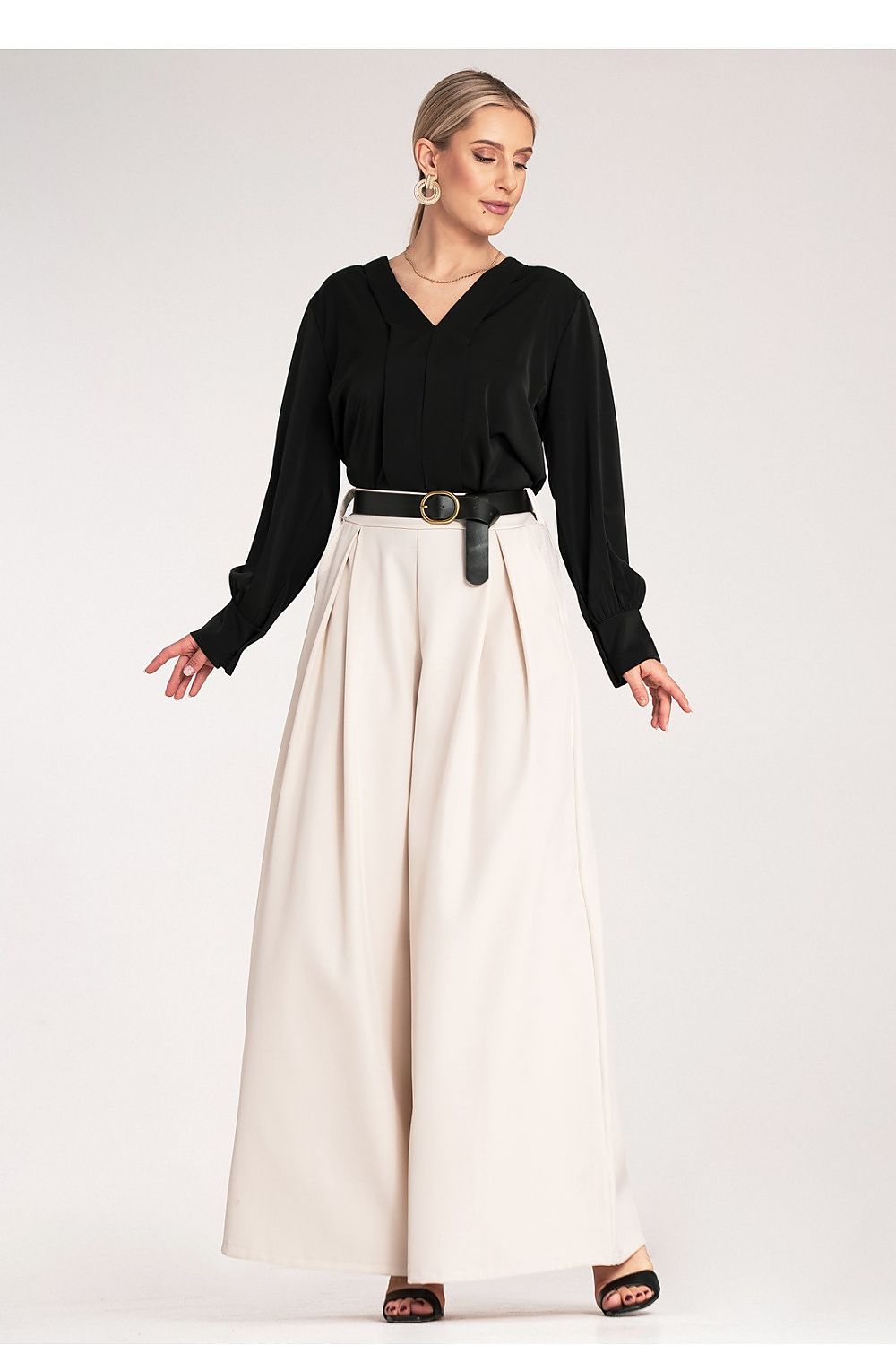  Women trousers model 214927 Figl 