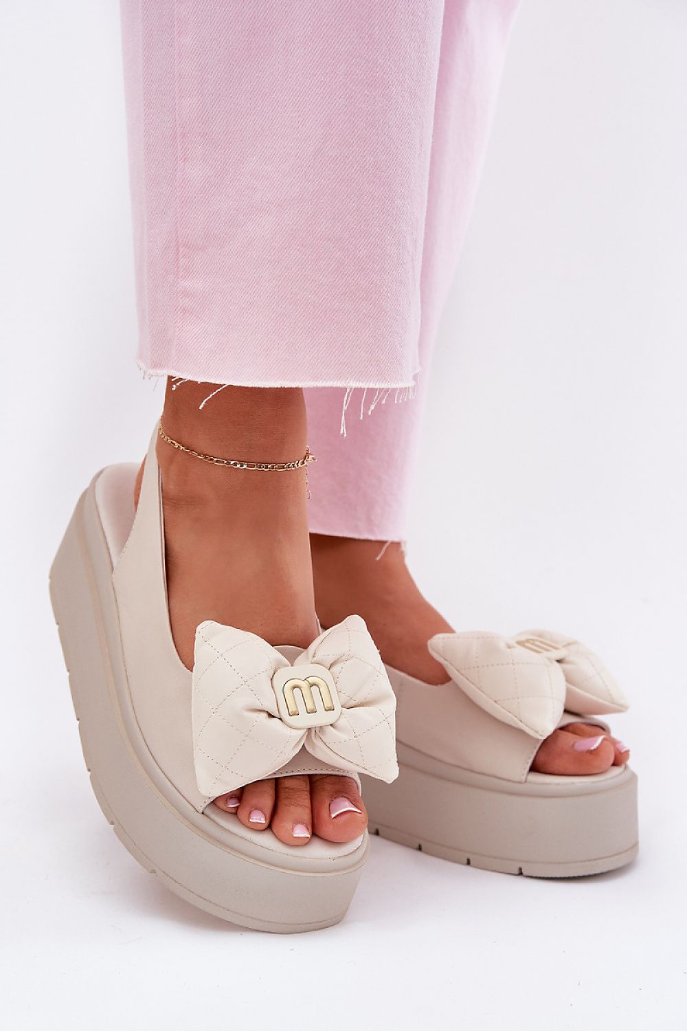  Sandals model 215026 Step in style 