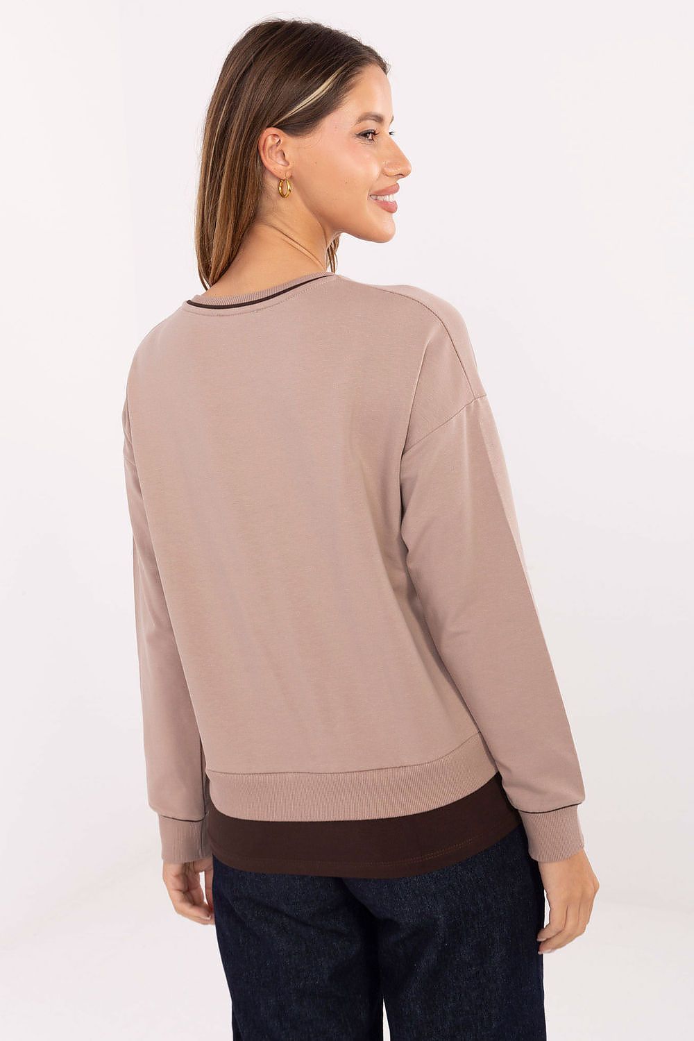  Sweatshirt model 218824 Relevance 