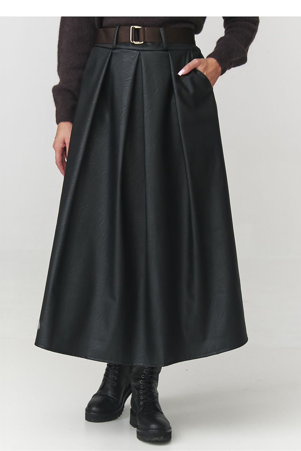 Skirt model 220783 Makadamia 